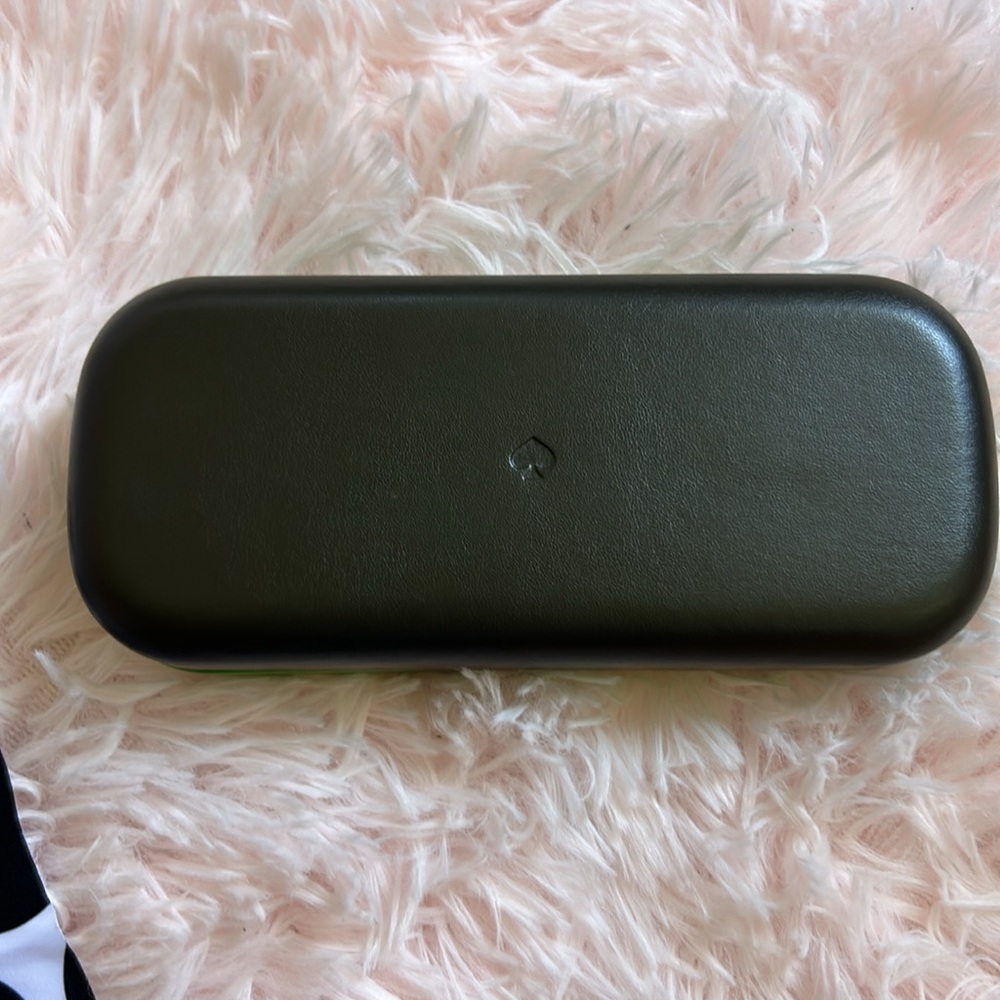 Kate Spade ♠️ Eye Glasses holder - Picture 5 of 6